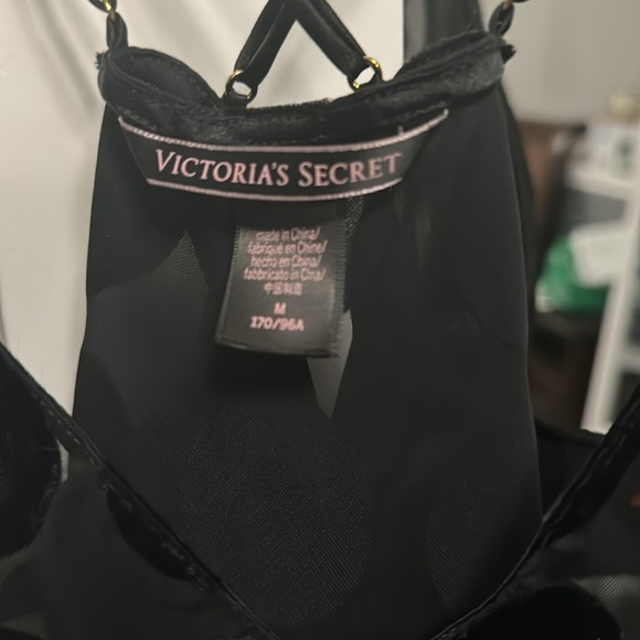 Victoria’s Secret top - Picture 2 of 2